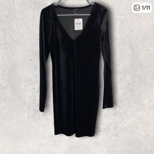 Forever 21 Women's Black Velvet Velour Long Sleeve Dress